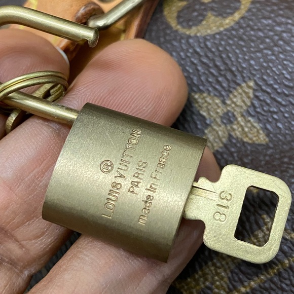 Louis Vuitton Speedy 30 - Picture 7 of 16